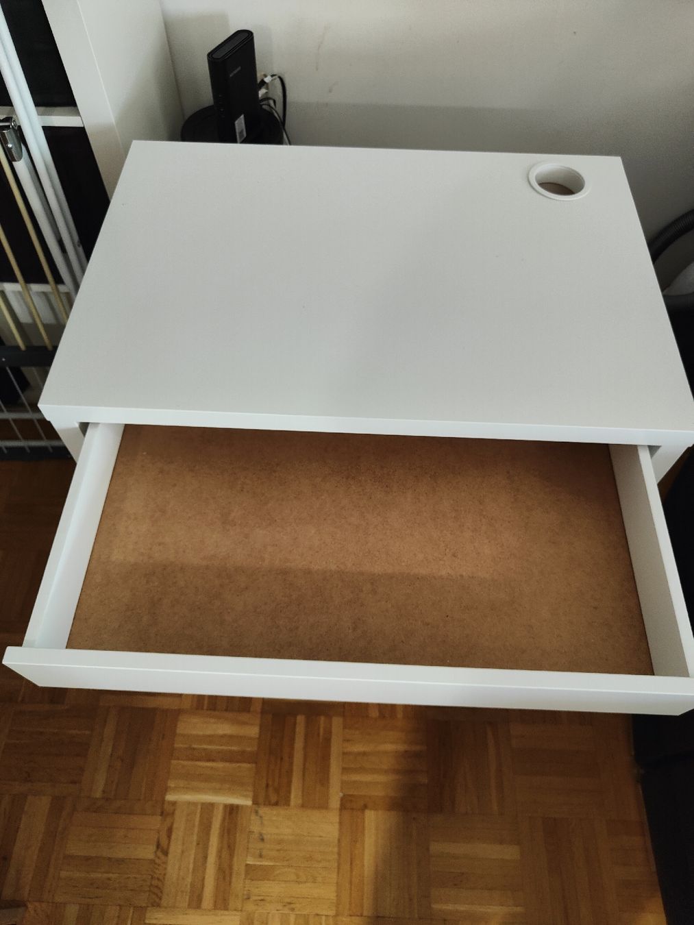Schreibtische: Ikea Schreibtisch mit Schublade – Neu (gemäss Beschreibung) aus Wil SG von Freaktaler1893 1
