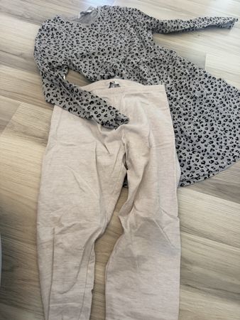 Kleid und Leggings C&A und Kids Grösse 140 gebraucht