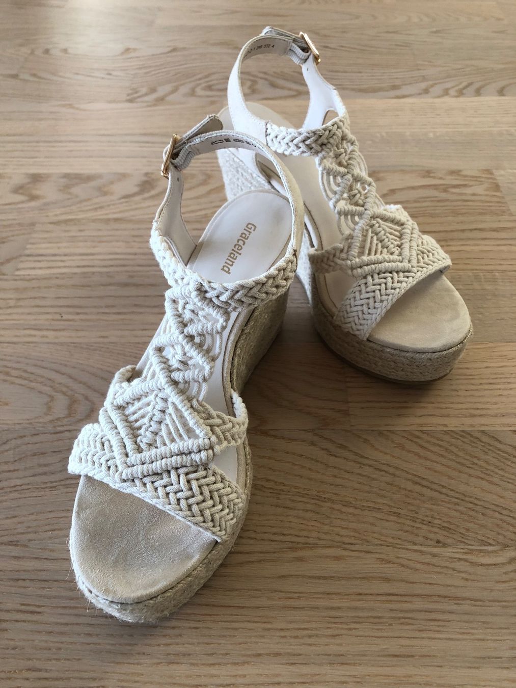 Graceland Chaussures femmes: Sandalen mit Keilabsatz beige Gr. 37 – Neuf (Voir description) à Zürich par sel_w5sd