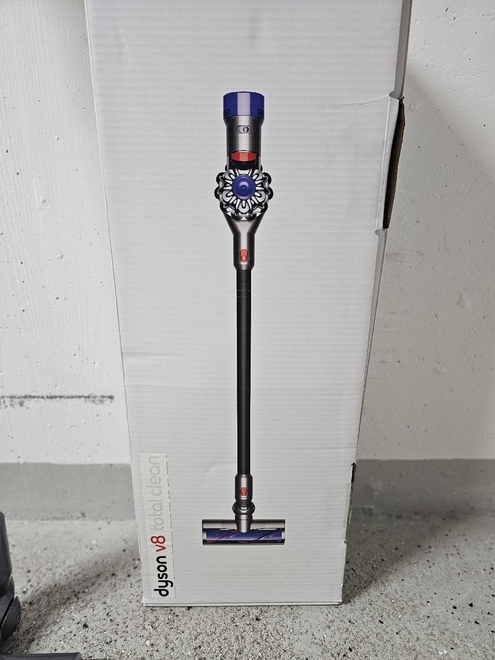 Dyson Aspirapolveri & Accessori: Dyson V8 Total Clean – mit Originalverpackung – Usato da Fahrwangen venduto da LukNB 2
