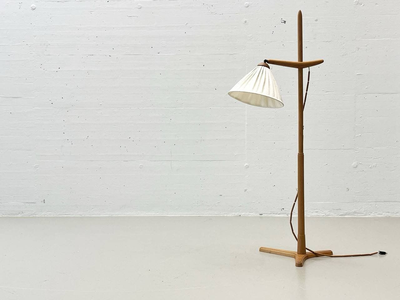 Temde Leuchten Lampade: Lampada da terra Temde in faggio, anni '60 – Usato da Locarno venduto da MoeGe_Locarno 7