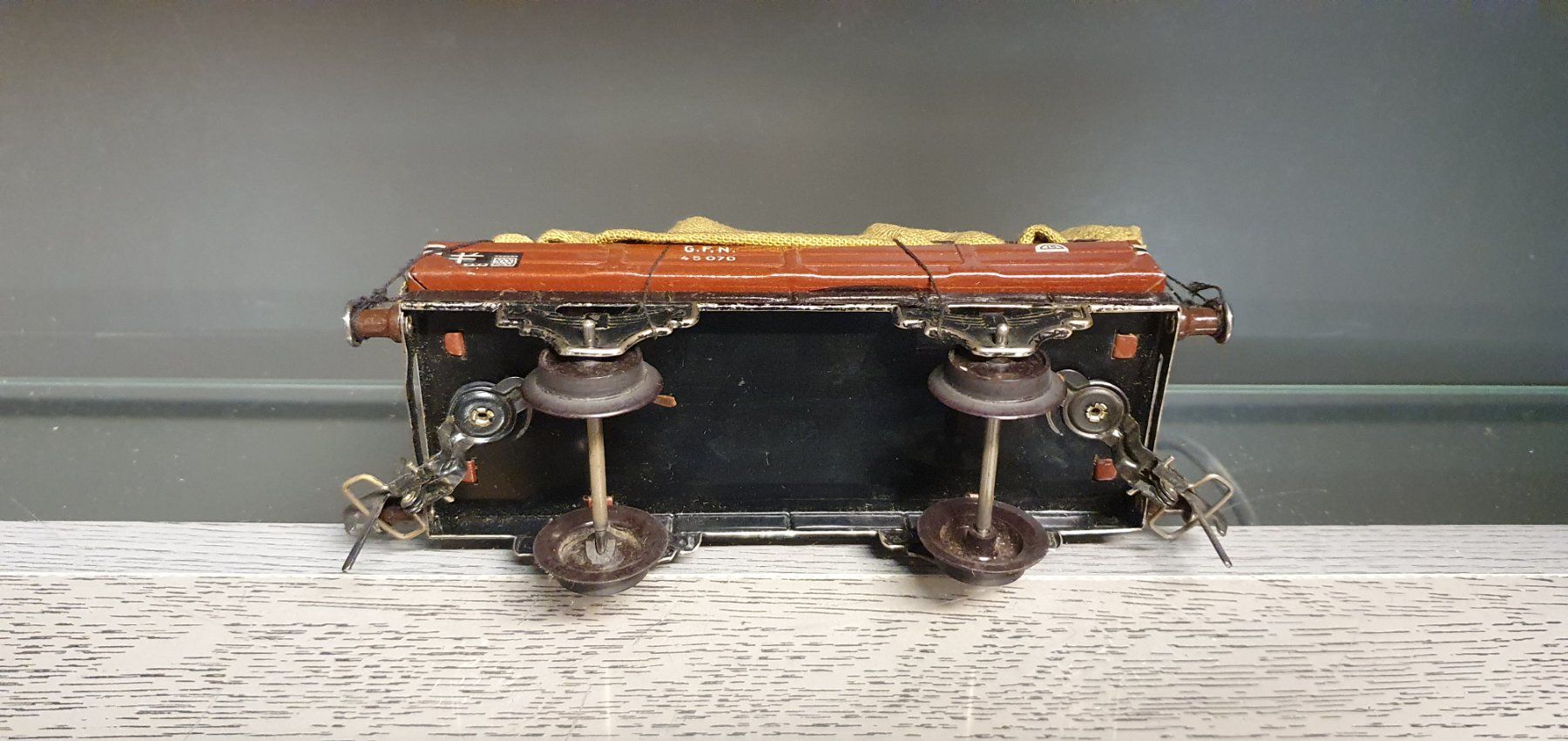 Fleischmann Modelleisenbahnen: FLEISCHMANN:0: ANTIKER PLANEWAGEN CA. 80 JAHRE ALT – Gebraucht aus Biglen von taunus82 1