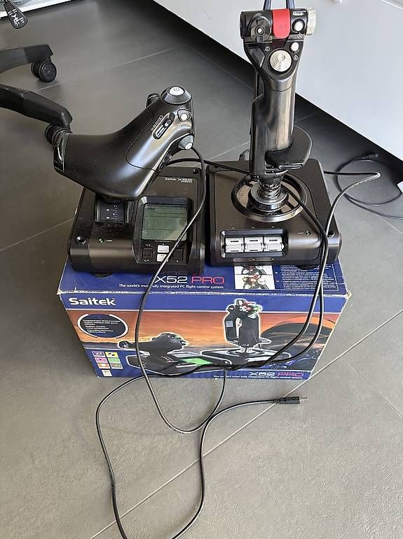 Controller: Saitek x52 Pro a 100 chf trattabili – Usato da Cadro venduto da Argosound 3