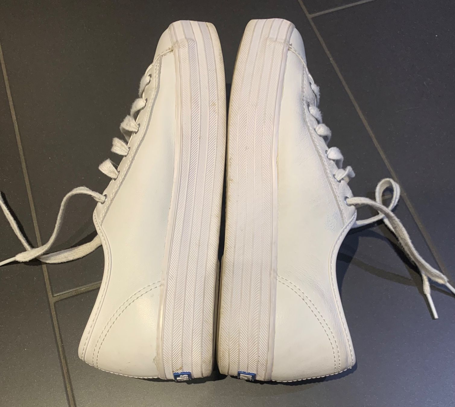 Scarpe da donna: KEDS Leder Sneaker weiss Gr. 40 – Usato da Winterthur venduto da amapola 6