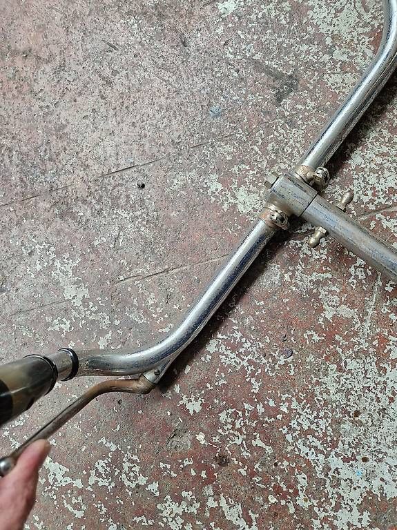 Pezzi di ricambio: Alter Fahrrad Lenker Mit Bremsgestänge – Usato da adligenswil venduto da Geryemm 1