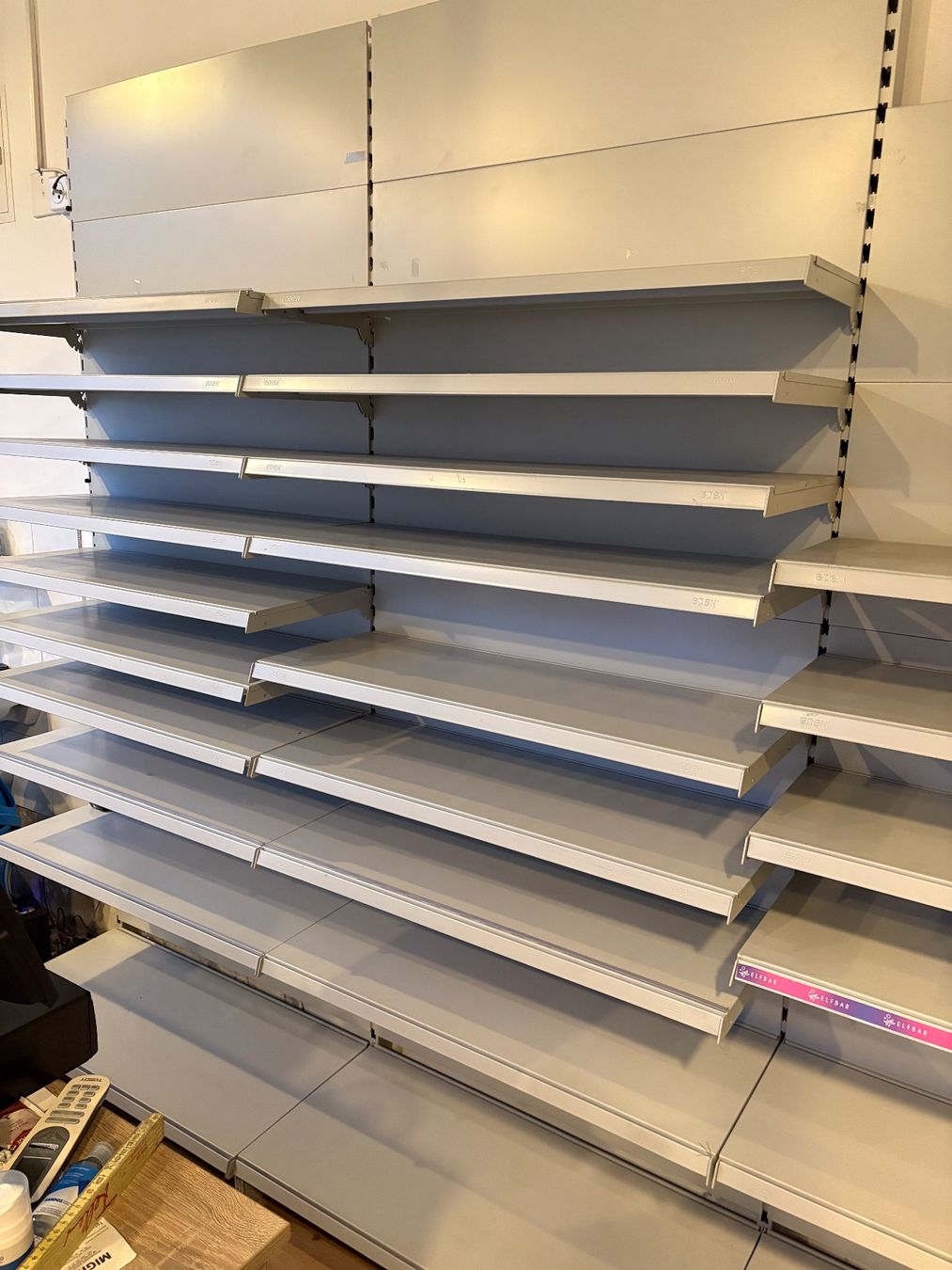Allestimento di negozi e stand fieristici: Laden Regale und Theke – Usato da Horgen venduto da kar_ch58 5