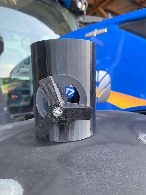 New Holland Traktoren: New Holland Traktor Getränkehalter – Neu (gemäss Beschreibung) aus Nürensdorf von pem_258p 4