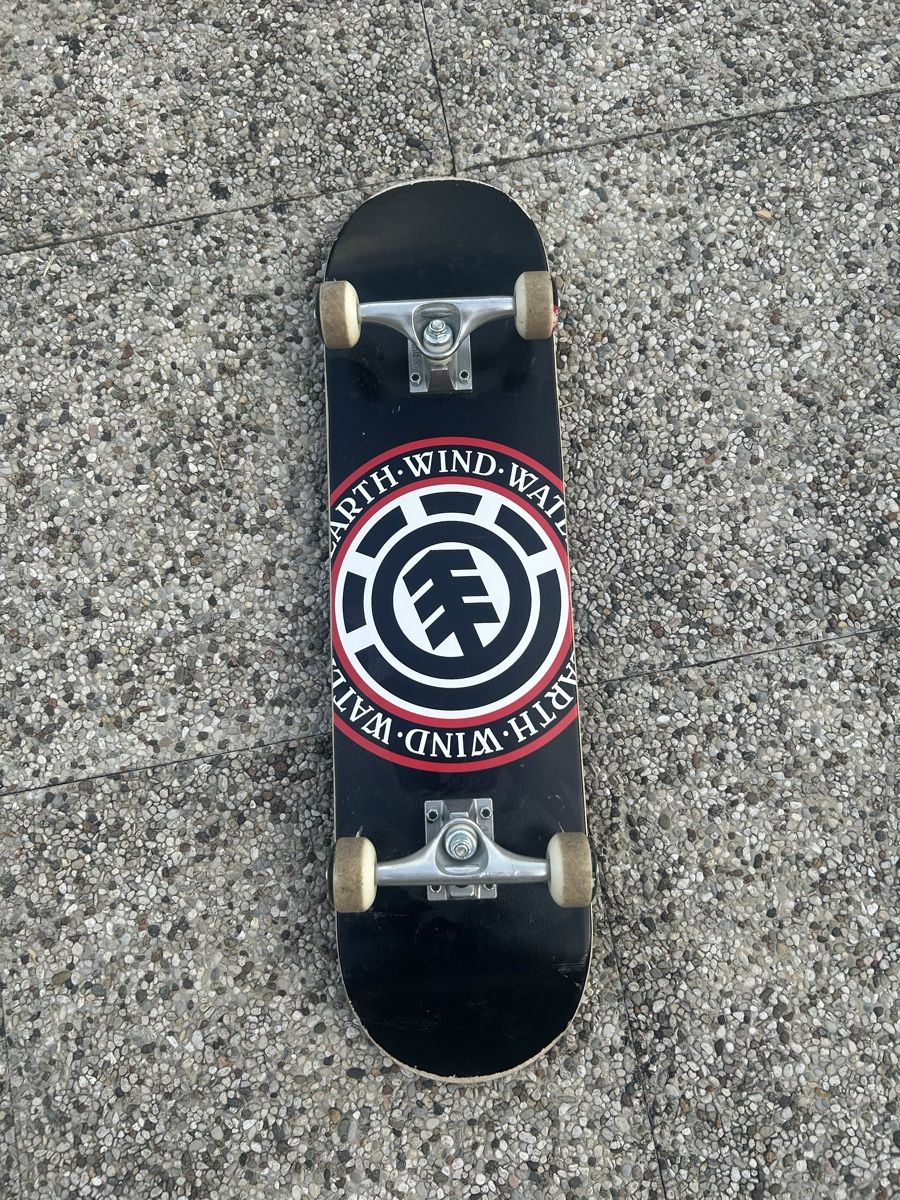 Element Skateboards: Skate Element – Usato da Biel/Bienne venduto da geb_y8bh