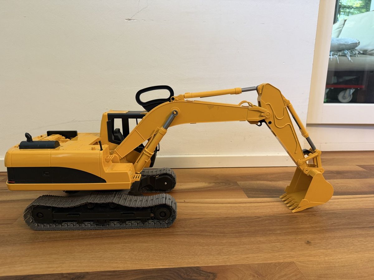 Bagger: Bruder CAT Bagger gelb – Gebraucht aus Zürich von oli_rbv6 2