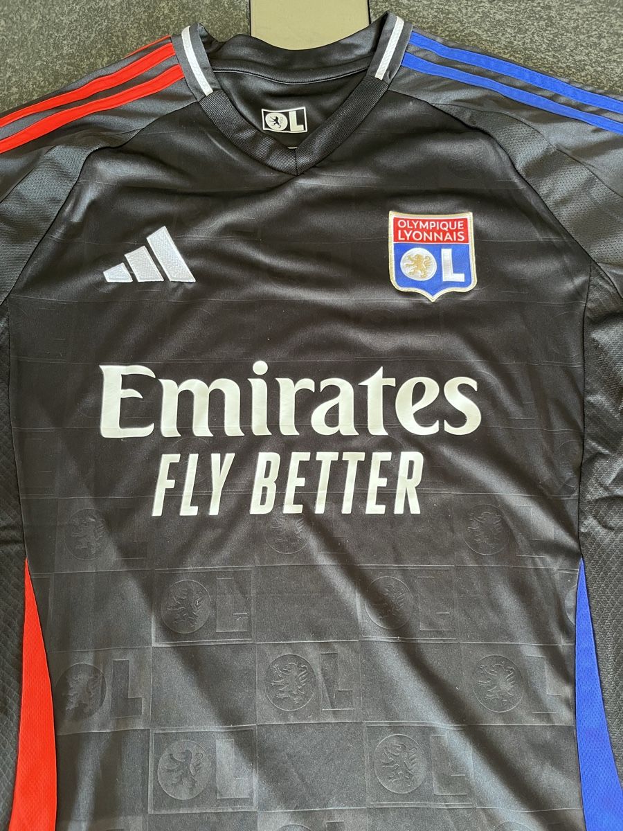 Canottiere & Pantaloni: Olympique Lyon Trikot – Usato da Besenbüren venduto da eri_j8j6