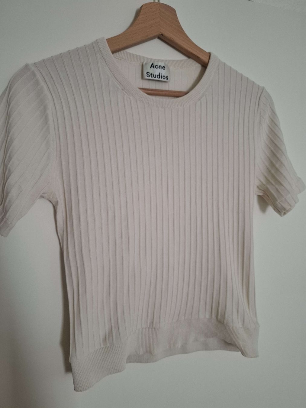 Acne Studios Tops: ACNE STUDIOS Stricktop Damen kurzarm, creme weiss – D'occasion à Rapperswil SG par keanna