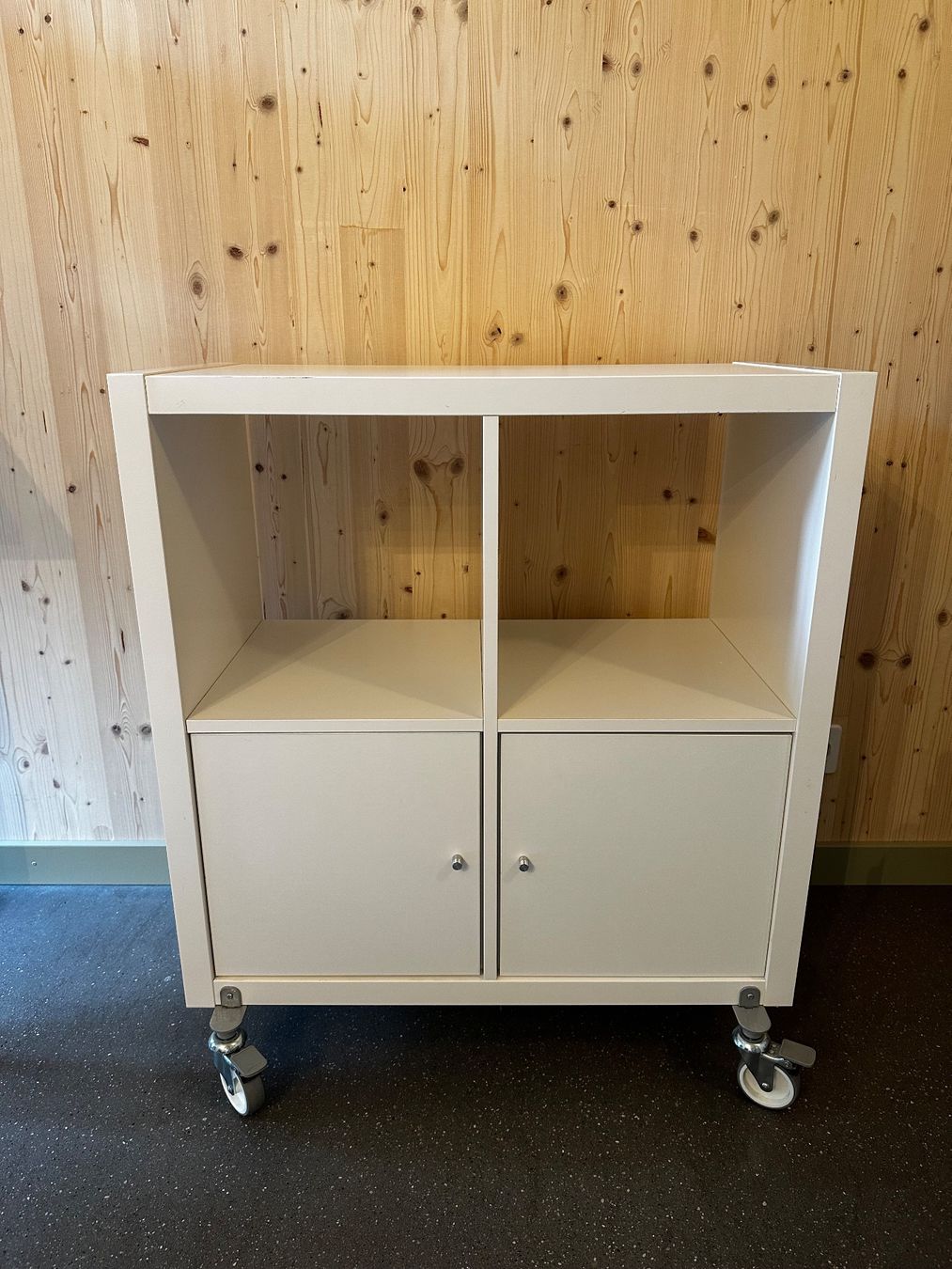 Scaffali: IKEA Kallax weiss auf Räder – Usato da Winterthur venduto da Steph1103