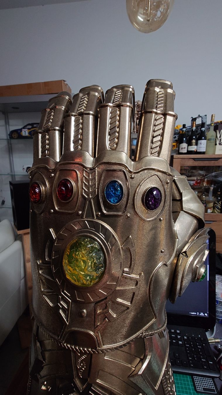 Marvel Statuette: Marvel Infinity Saga Gauntlet 73 cm metal with light – Nuovo (secondo la descrizione) da Balerna venduto da joefalchetto01 1