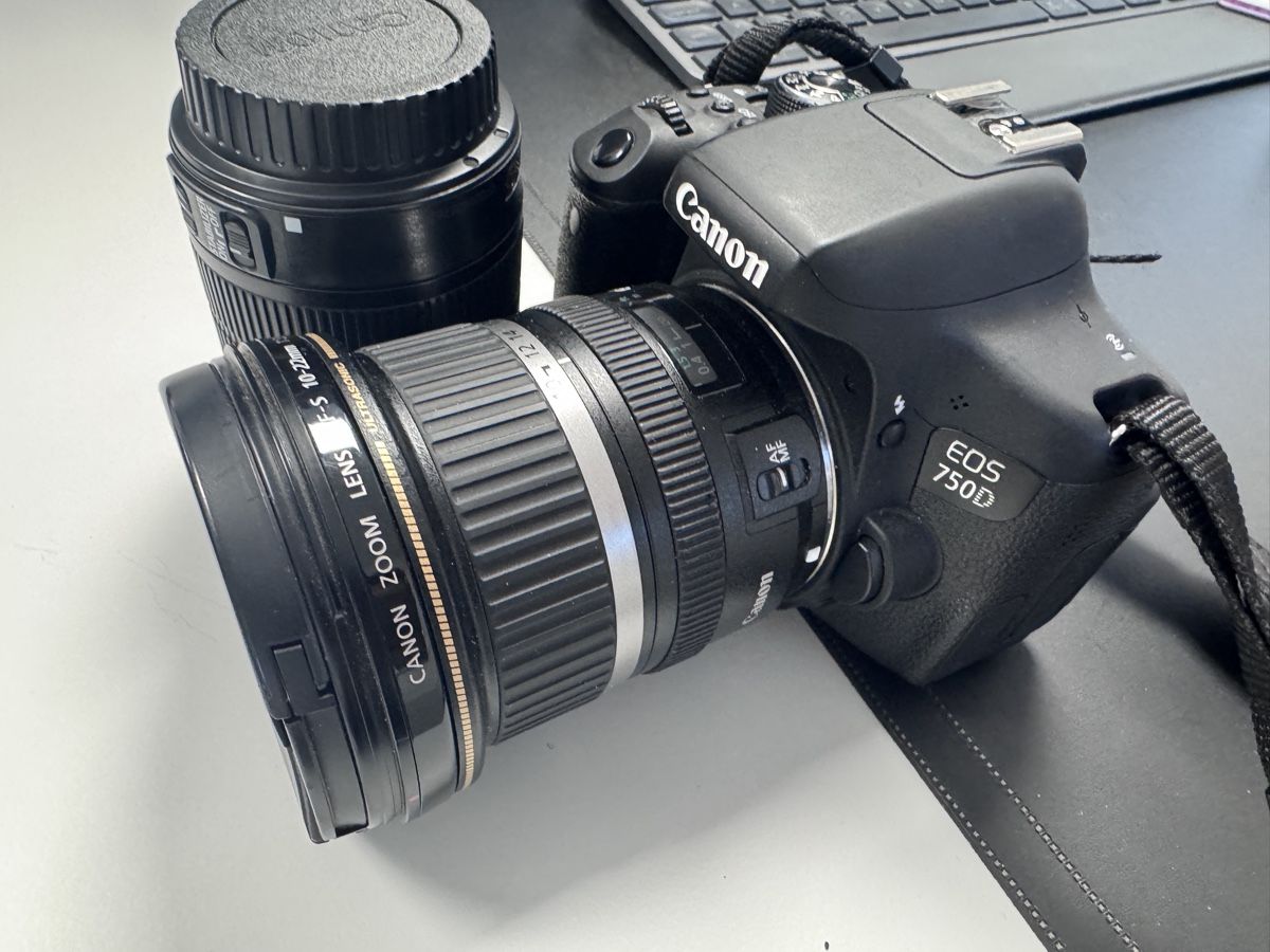 Canon Appareil photo: Canon EOS 750D Kit mit 2 Objektiven (1x Weitwinkel) – D'occasion à Nenzlingen par mtiag 1