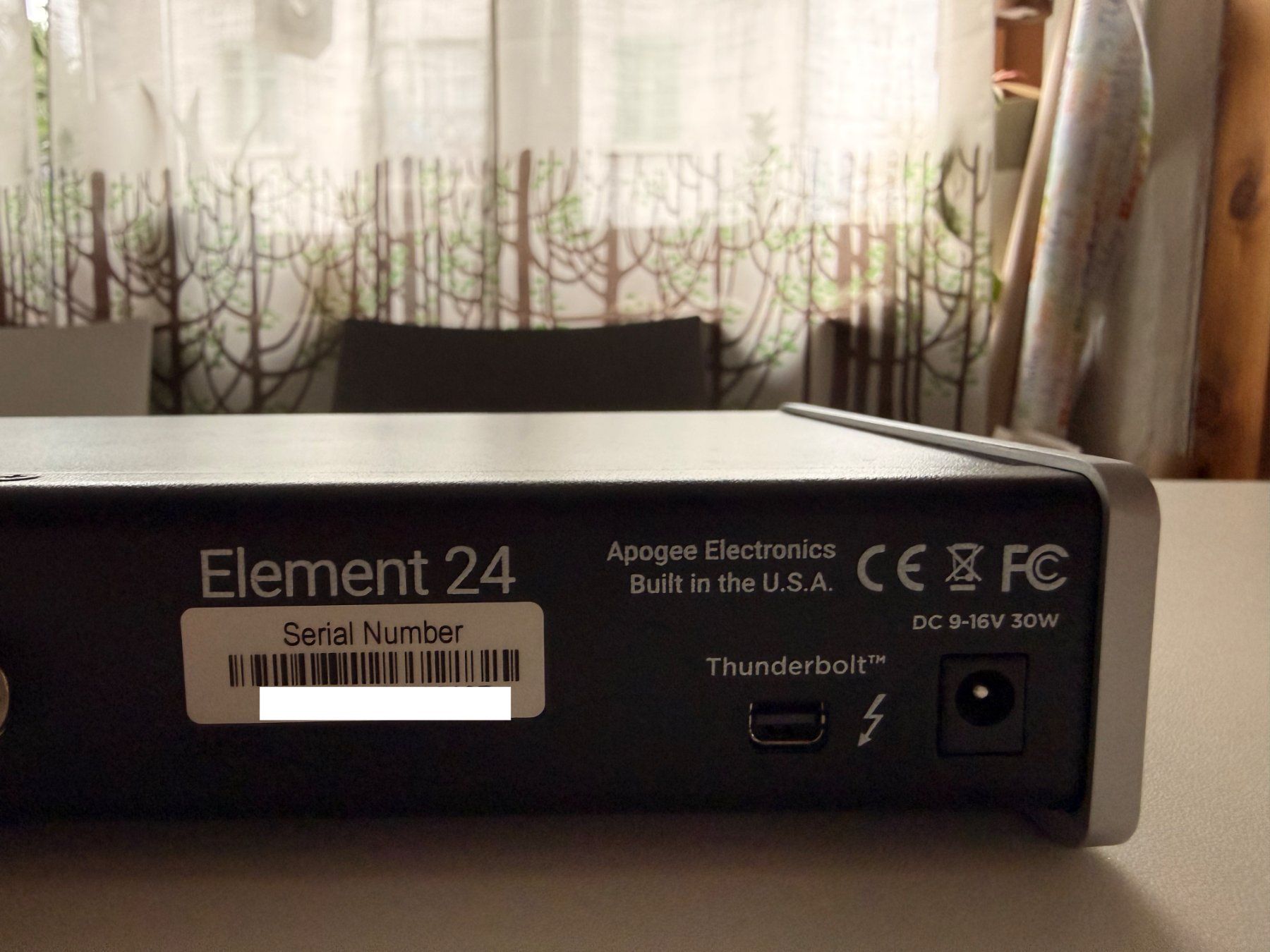 Apogee Studioequipment: Apogee Element 24  Thunderbolt Audio-Interface – Gebraucht aus Adliswil von Dead.Leaves 3