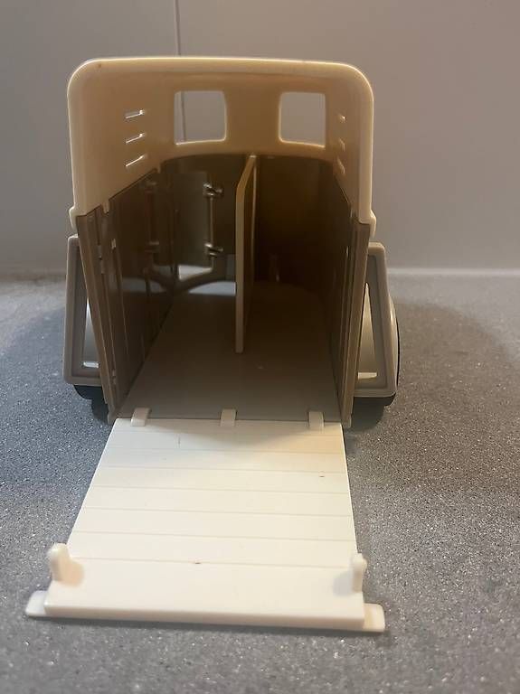 Giocattoli: Schleich Pferdetransporter – Usato da Oberwil b. Zug venduto da ostermann81 2