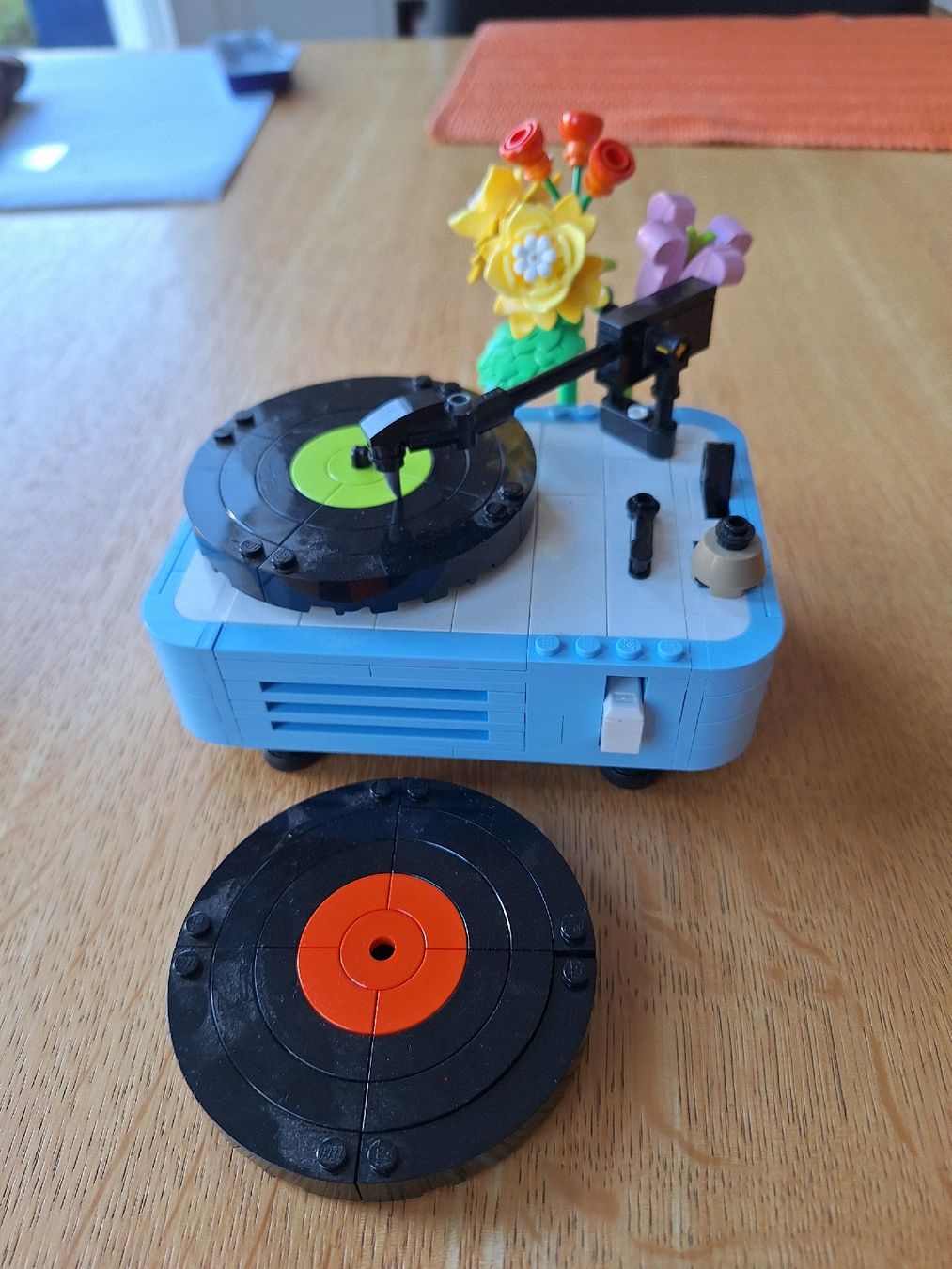 Lego Baukästen: Lego Creator Retro Turntable 10304 MINT – Gebraucht aus Sempach Station von Feuersalamander69 1