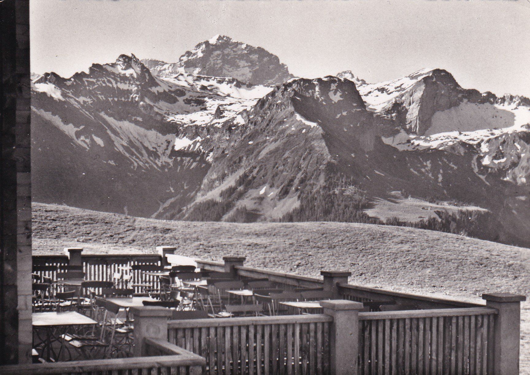 Cartoline postali: Berghaus " Biel " Burglen Uri – Usato da Cormoret venduto da Pascalll2001