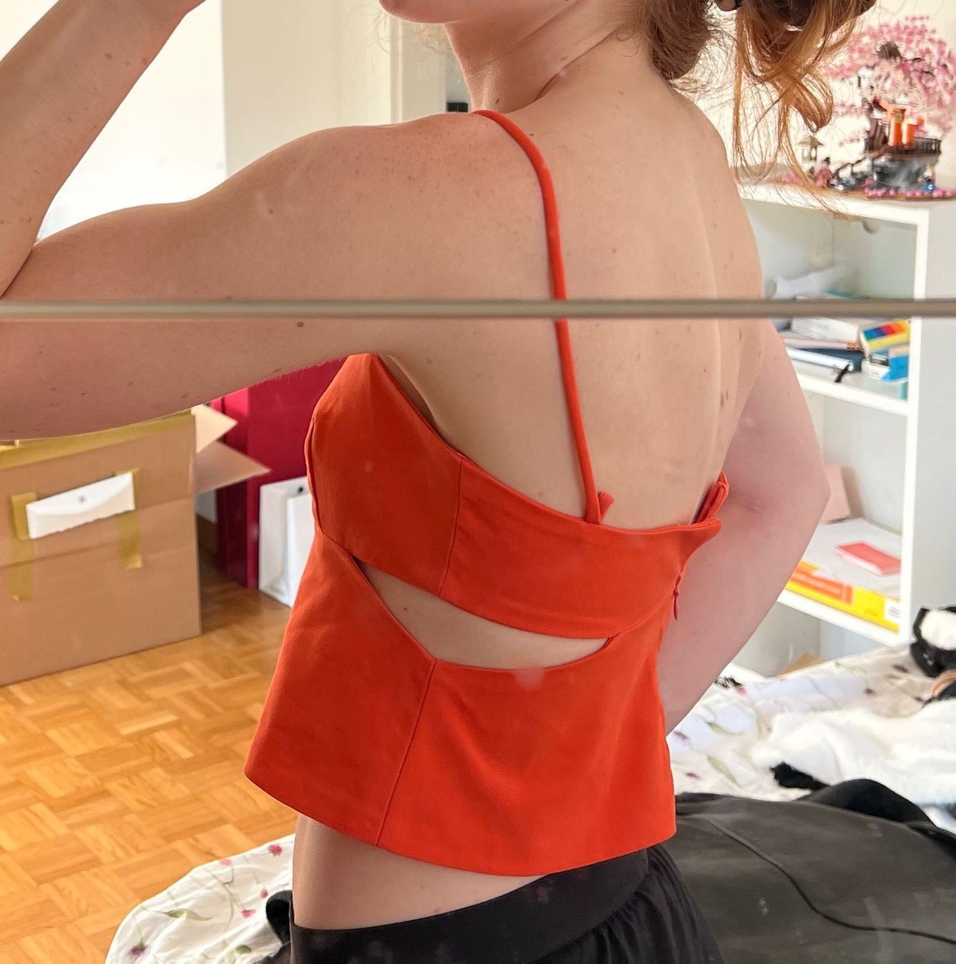 Zara Top: Zara Crop Top Cut out orange – Nuovo (secondo la descrizione) da Zürich venduto da sellingmystuff1 7