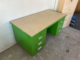 Vintage Grüner Metall Tanker Schreibtisch/Werktisch Vintage