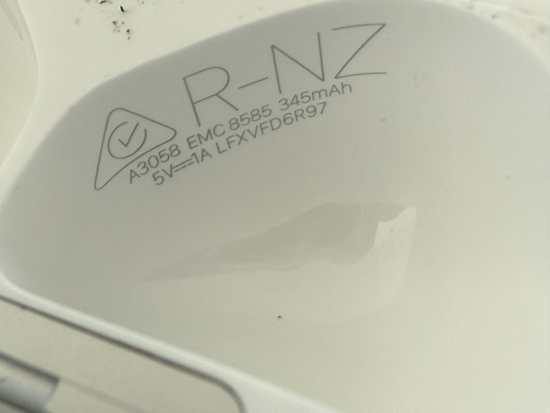 Apple Kopfhörer: APPLE AirPods 4 Charging Case – Gebraucht aus Lausanne von Nine1982 3