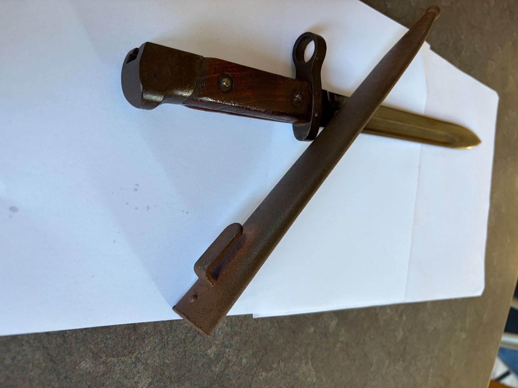 Schweizer Armee Stichwaffen: Baïonnette ancienne armée Suisse – Gebraucht aus riddes von lauali01 2