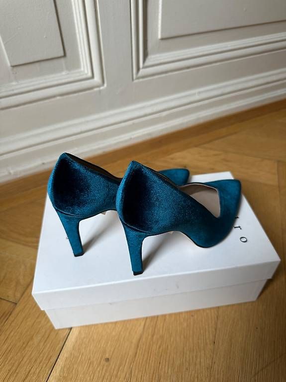 Chaussures femmes: Sandro Paris Pumps, Samt – Neuf avec emballage d'origine à Basel par Batu 2