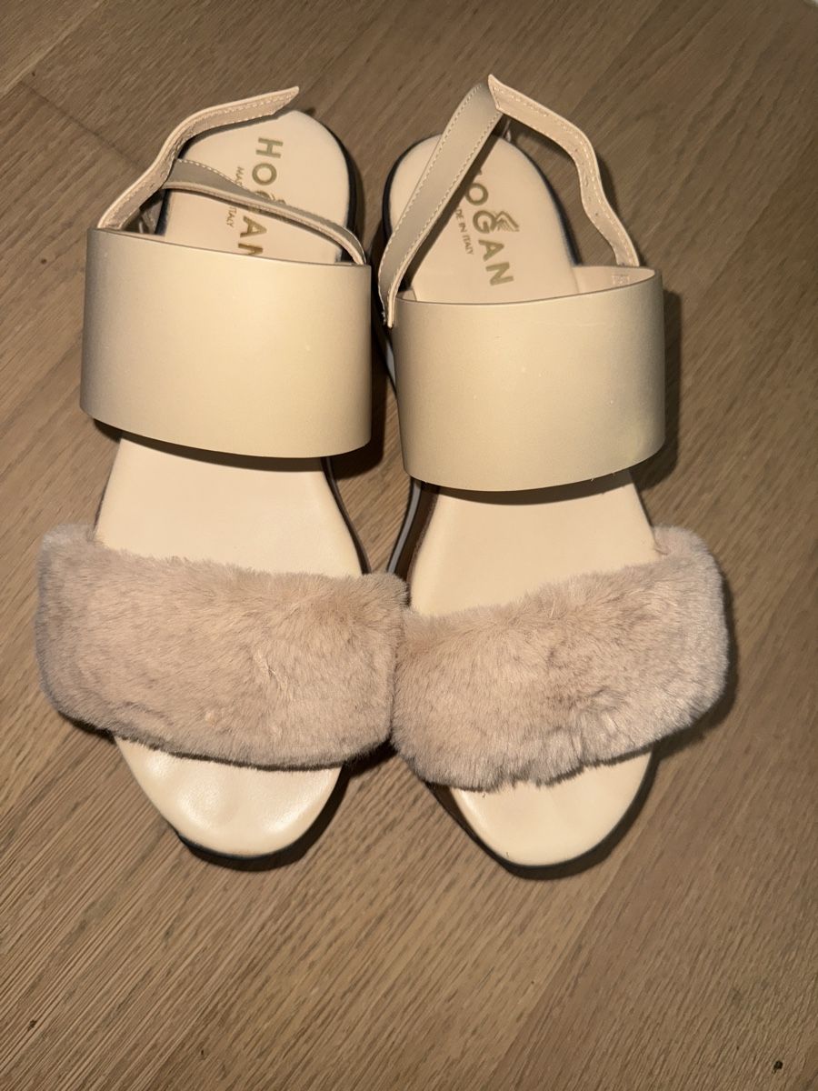 Hogan Scarpe da donna: Hogan Sandals, size 391/2, fur, platform – Usato da Chêne-Bougeries venduto da Avion2014