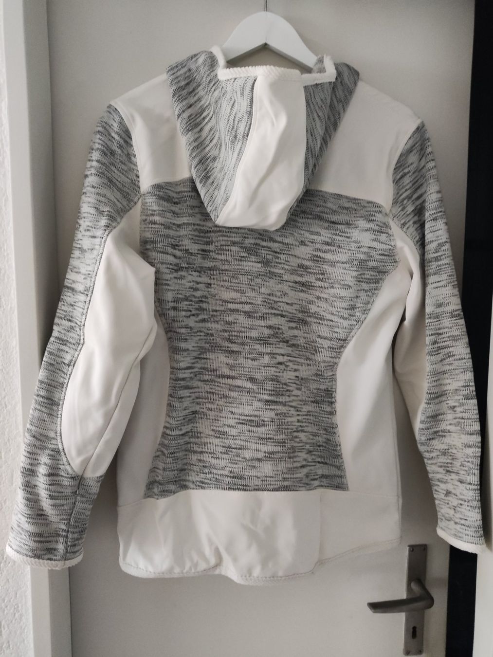 Giacche: Pullover Jacke Atrium Neuwertig 40 – Nuovo (secondo la descrizione) da Münchenbuchsee venduto da Cori1968 2