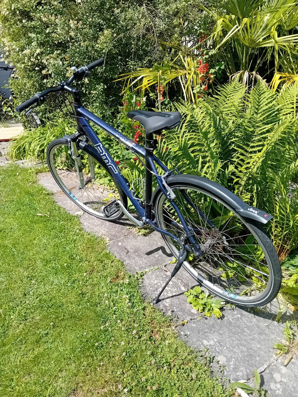BMC Biciclette: BMC CROSSFIRE 28" Wheels 24 gears Excellent. Medium frame. – Usato da Bern venduto da This_that_other_all 5