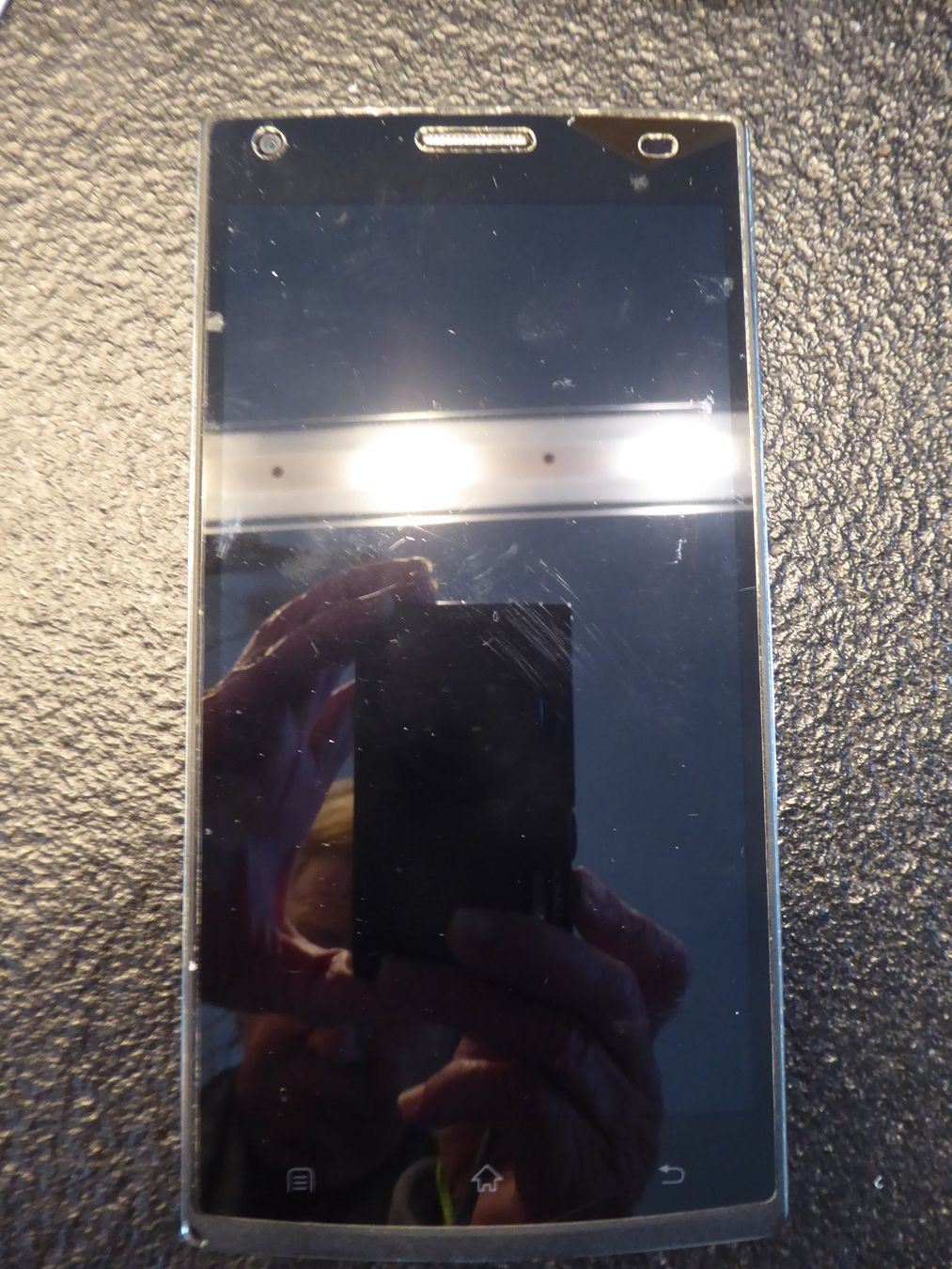 Switel Handys / Smartphones: Smartphone Switel eSmart E2 gebraucht defekt – Defekt aus Hettlingen von Zambole 3