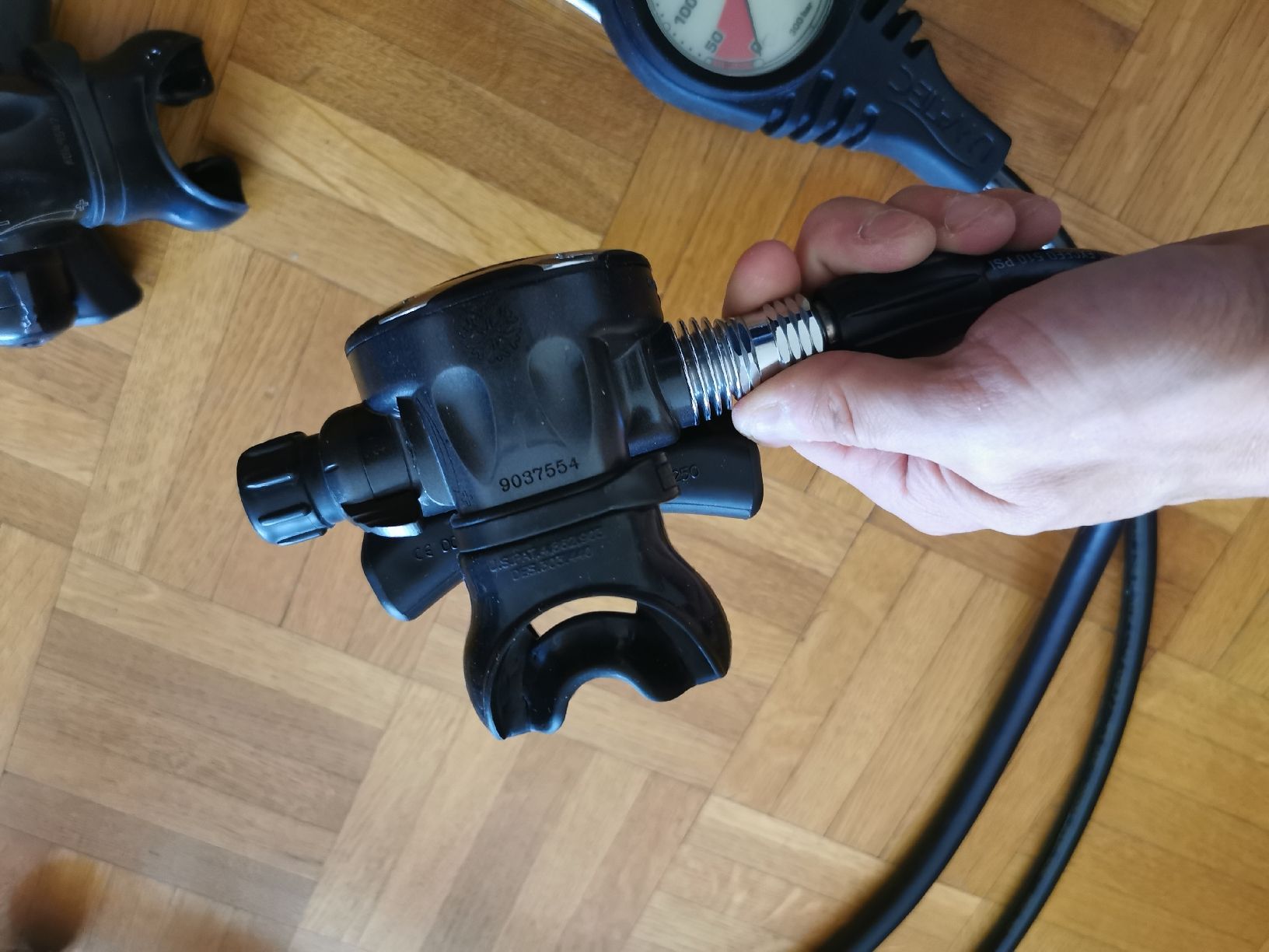 Respiratori & Giubbotti: Kit détendeurs de plongée Aqualung – Usato da Montreux venduto da sme_nw6w 6