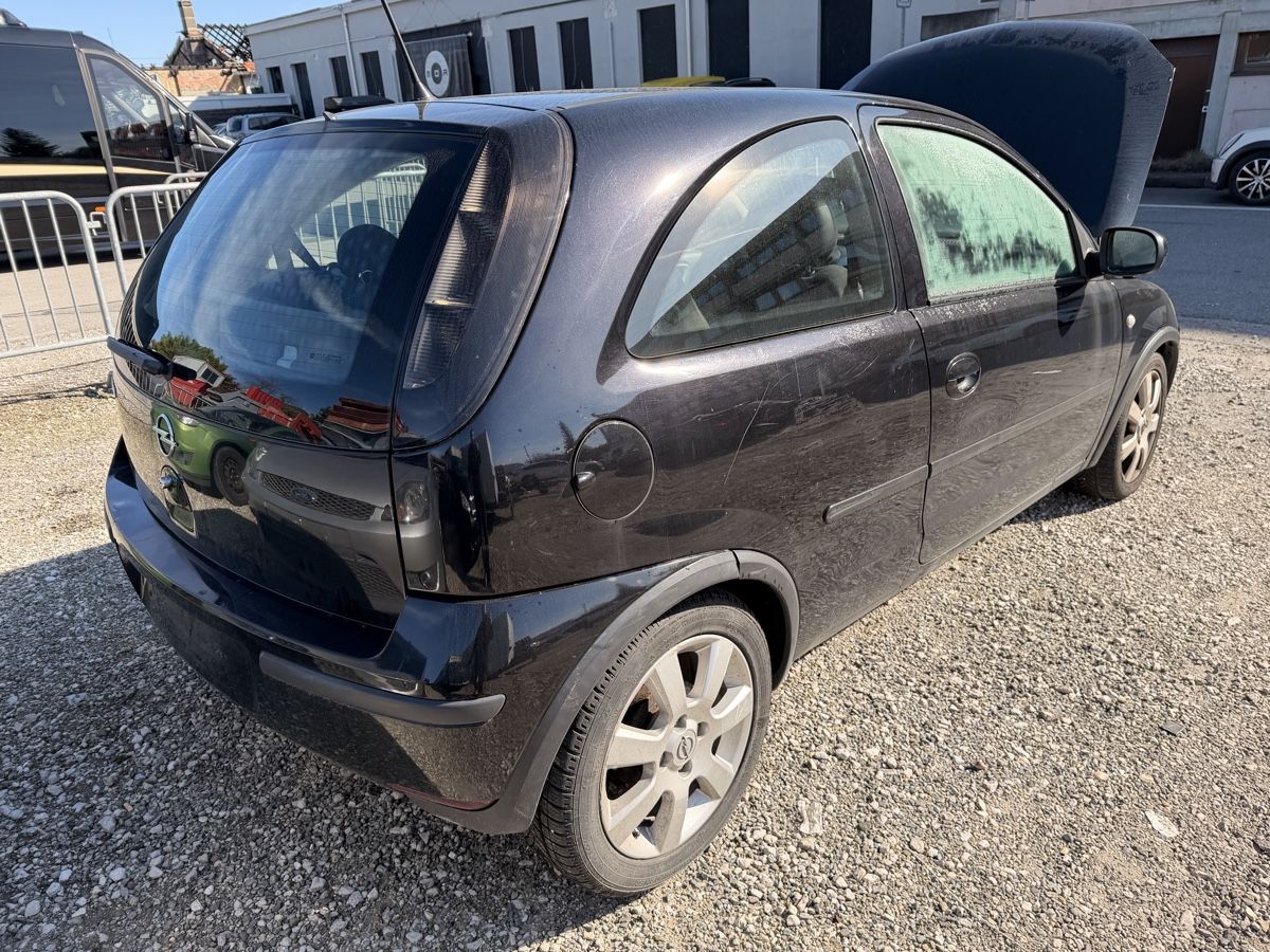 Opel Automobili: Opel corsa 1.2 essence – Usato da Vernier venduto da rod_vmf2 3