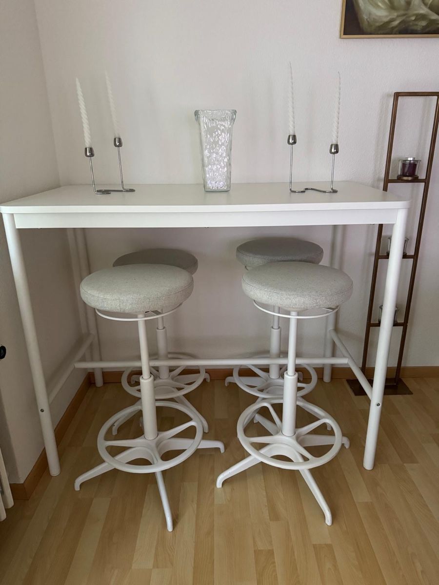 Tischset: Stehtisch mit vier Barhockern  – Gebraucht aus Winterthur von ber_c8fy 3