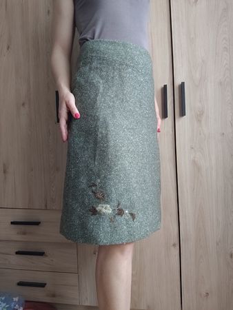 Lovely Hennes Collection Wool Blend Skirt, Size 38