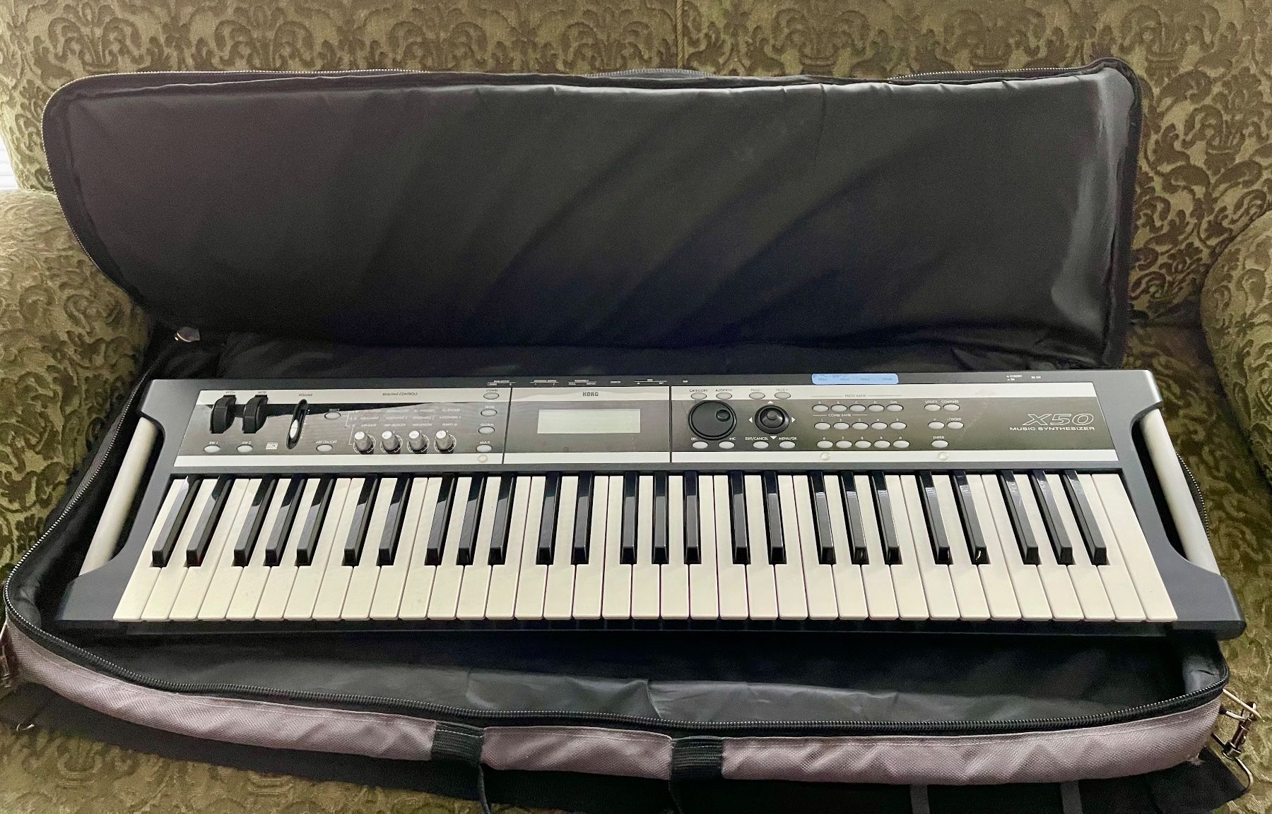 Musikinstrumente: Korg X50 Workstation – Gebraucht aus Bazenheid von grimauso