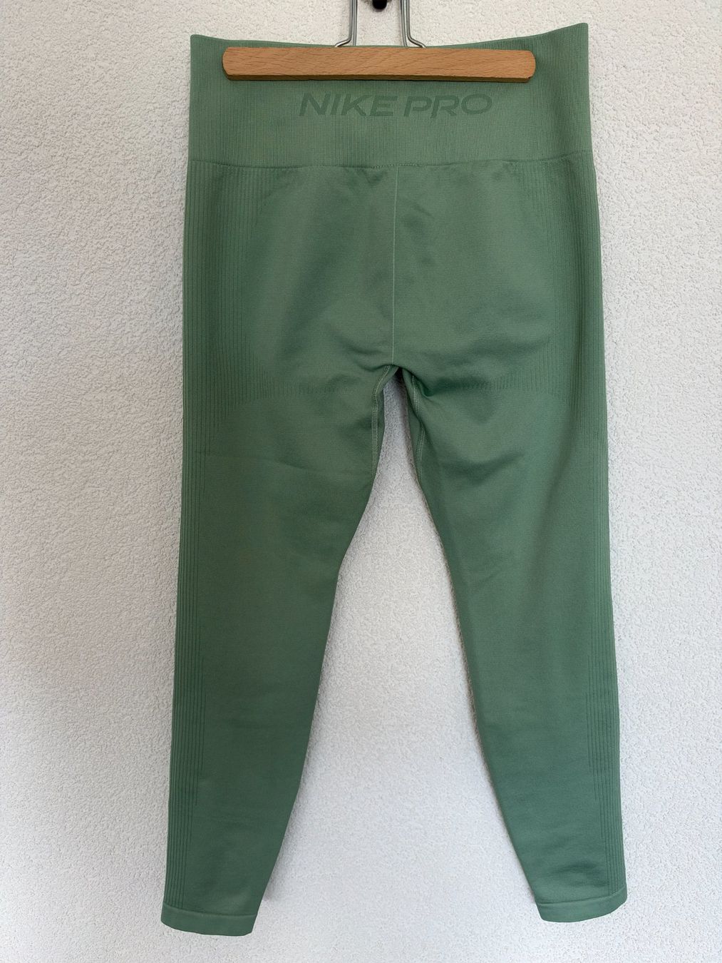 Nike Leggings: Legging Nike Pro Dri-FIT vert taille M – Gebraucht aus Fully von Avranville 4