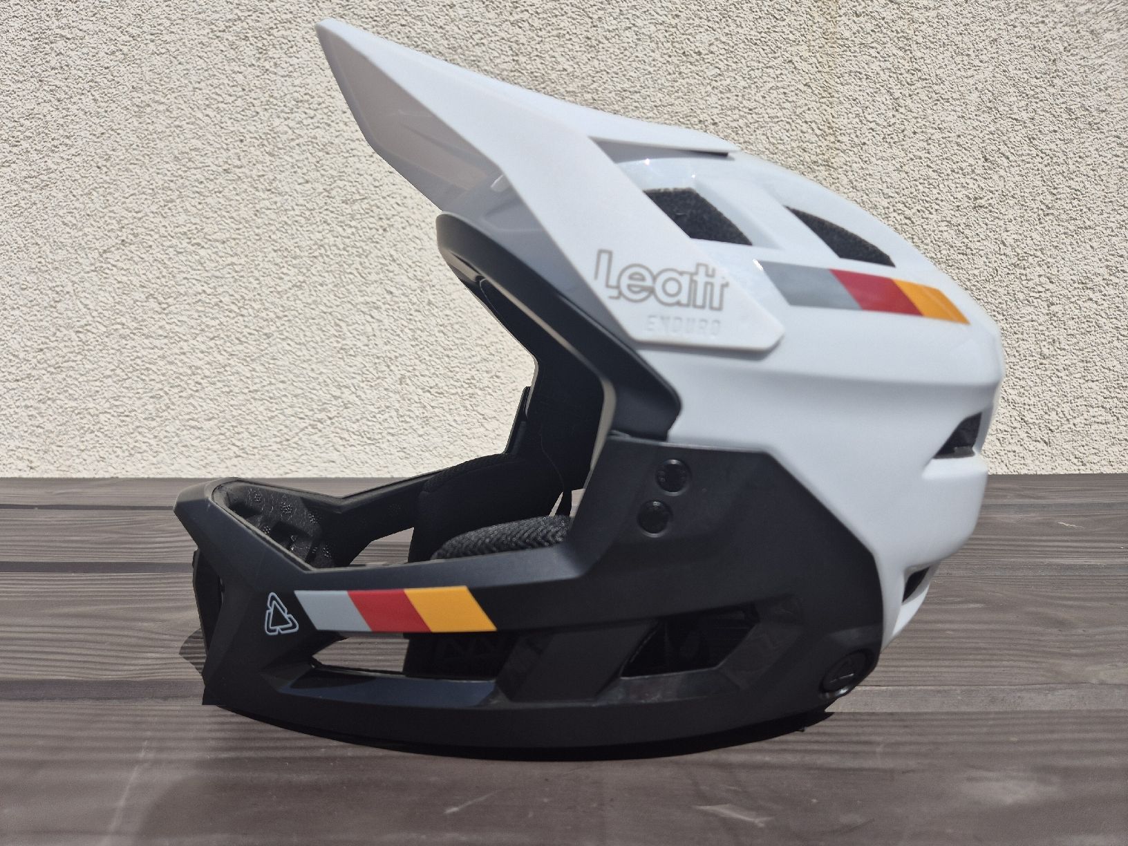 Leatt Casques: Leatt Enduro 2.0 Helm weiss, schwarz – Neuf (Voir description) à Tann par Ptiger29 2