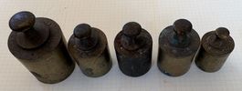 LOT GEWICHTE TOTAL  553GR.