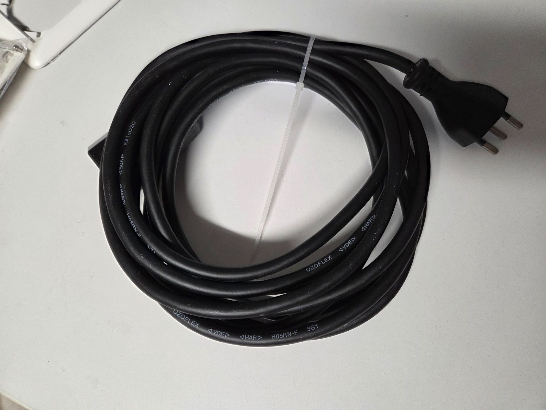 Kabel: Verlängerungskabel 4.5m T13 – Gebraucht aus Zürich von eymen20 2