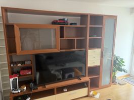 Wohnwand / TV-Wand mit Vitrine  (OHNE INHALT)