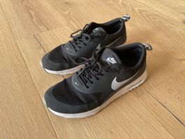 Baskets NIKE noires