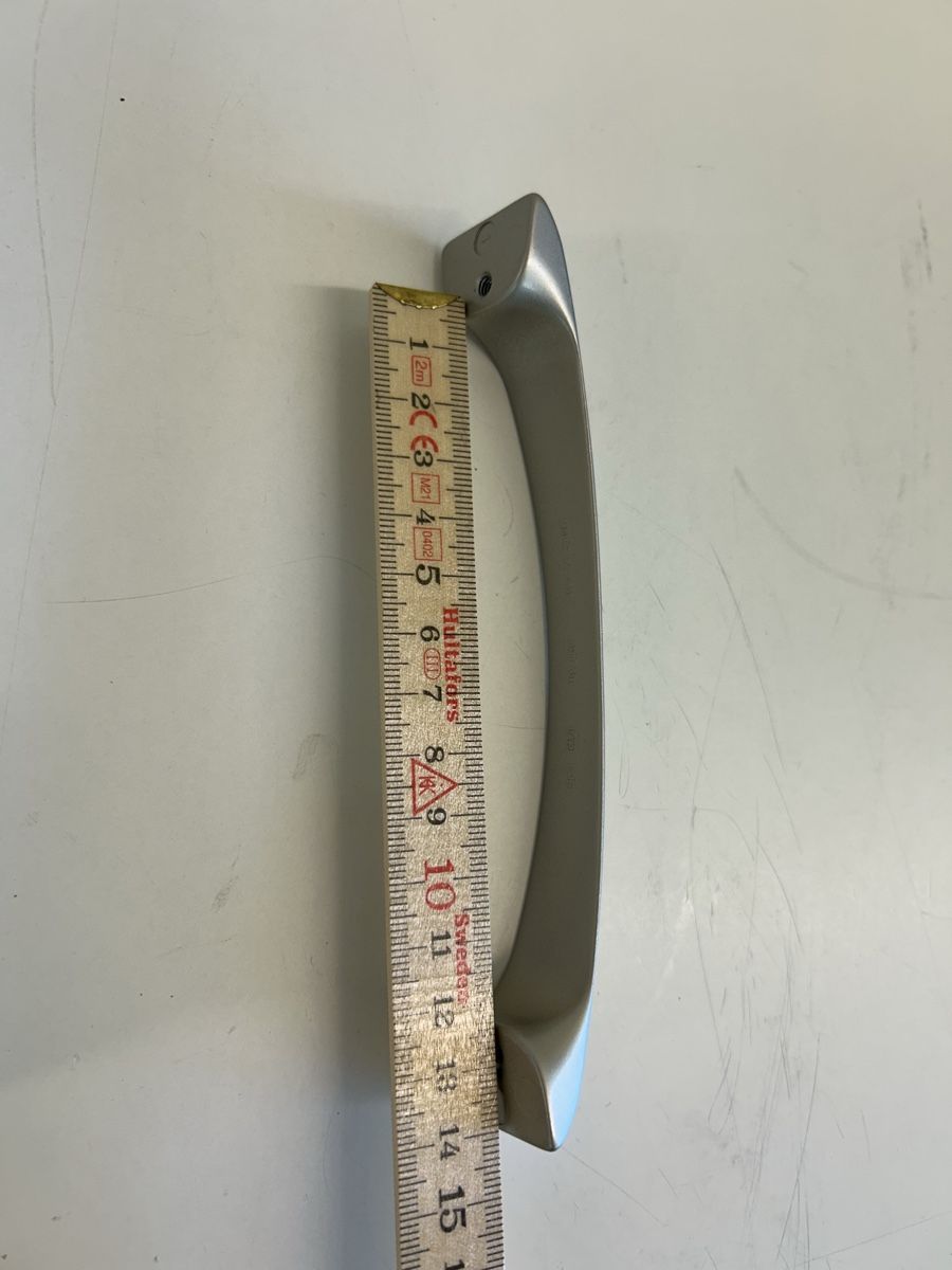 Eisenwaren: Möbelgriff Griff 128mm Bohrmass – Neu (gemäss Beschreibung) aus Schenkon von Paedy5 2
