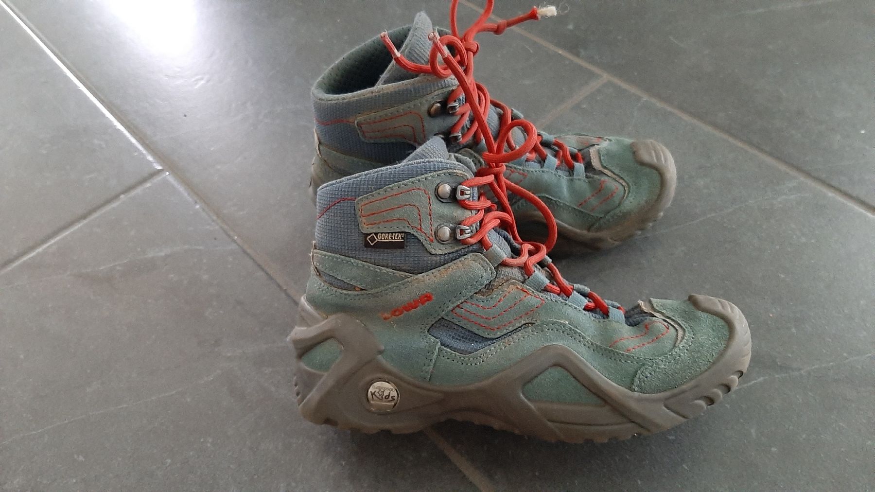 Lowa Scarpe per ragazzi: Lowa Wanderschuhe Grösse 33 – Usato da Dübendorf venduto da Luuuusmeitli12 3