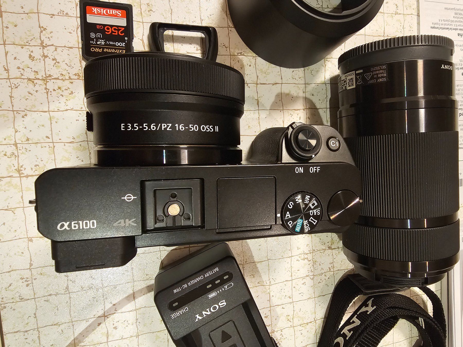 Sony Kamera: Digitalkamera Sony Alpha 6100 Set. Wurde einmal gebraucht. – Gebraucht aus Villmergen von Schnulzgurke