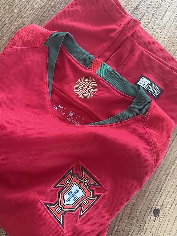 Nike Canottiere & Pantaloni: Portugal Trikot Grösse L – Usato da zürich venduto da PapaMoll86 3