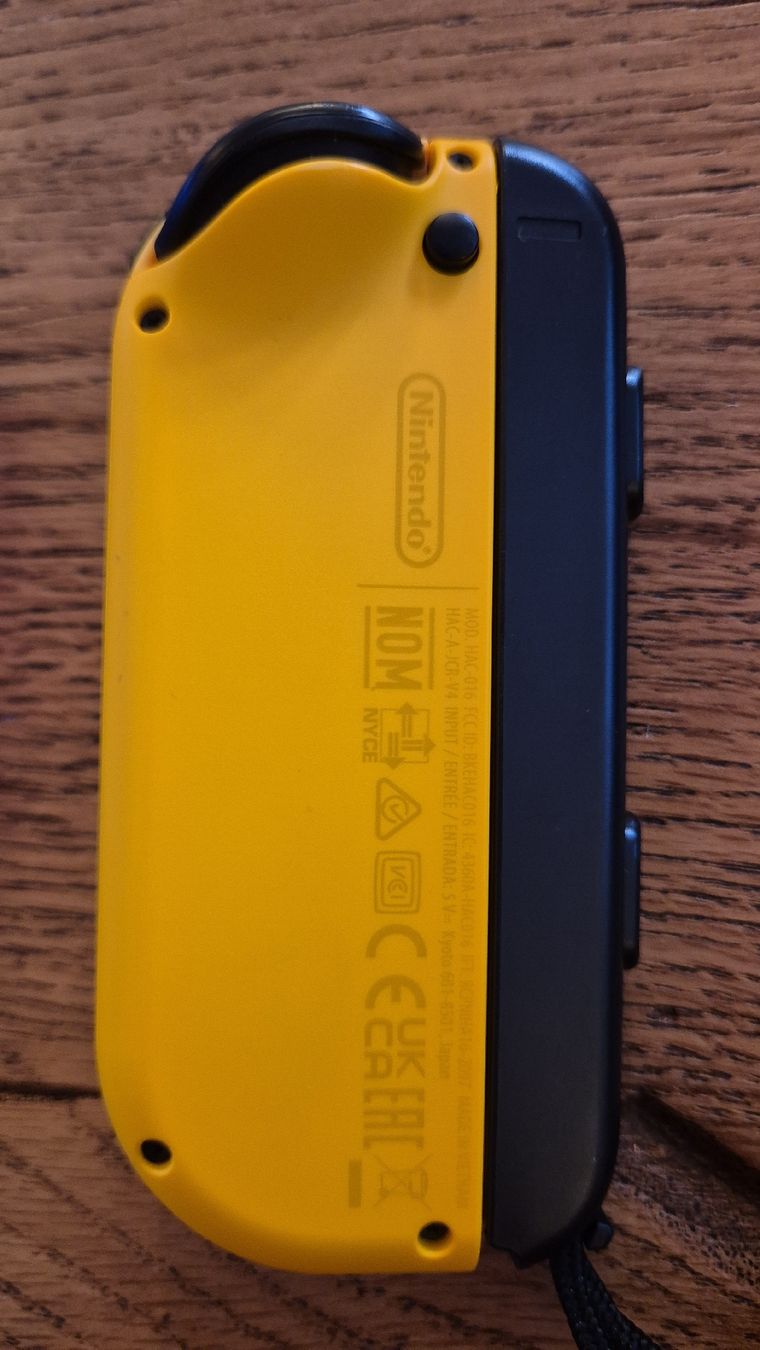 Nintendo Controller: Nintendo Switch Joy-Con Set Lila / Gelb Original – Usato da Au SG venduto da AlenCompany 1