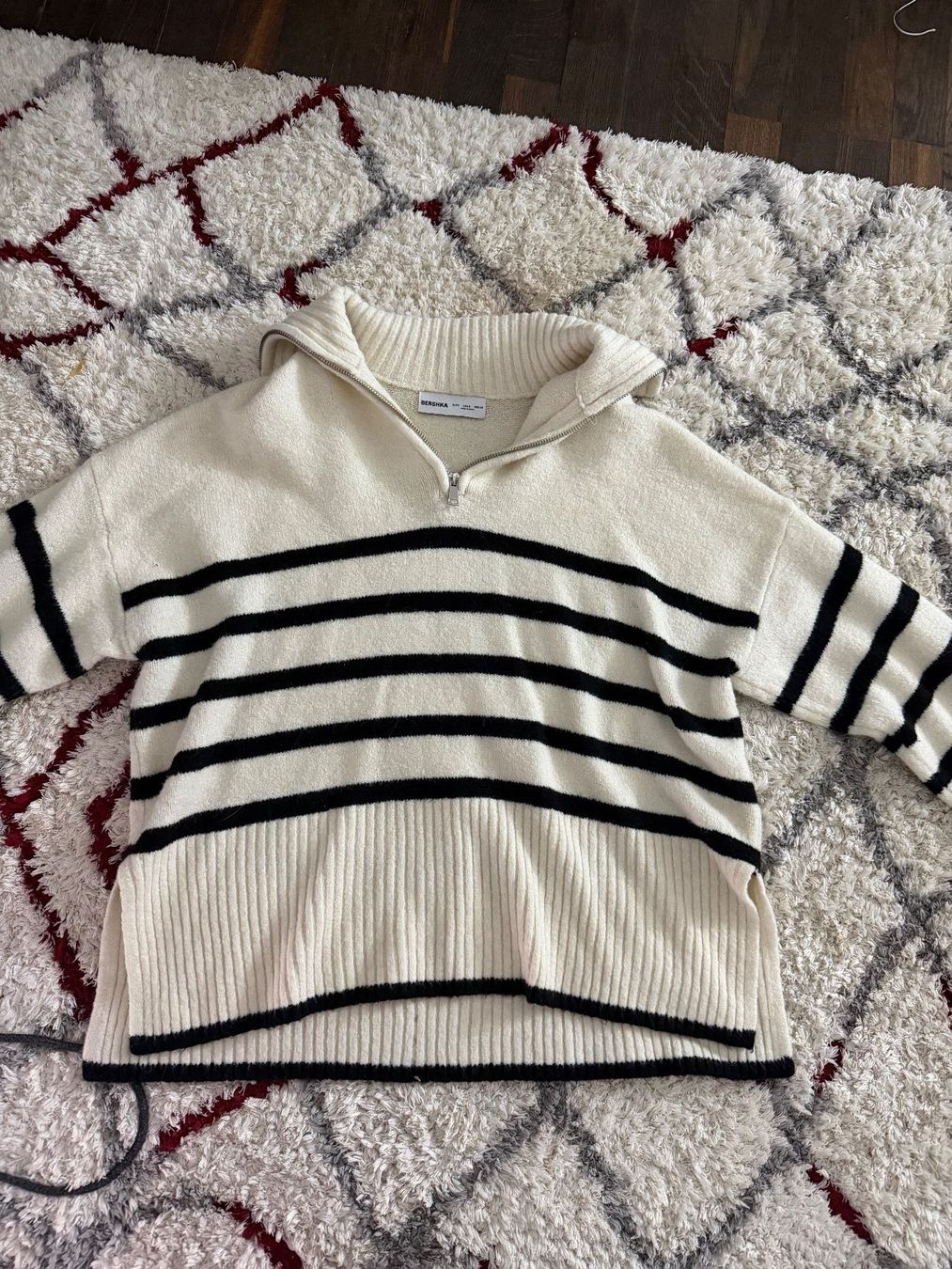 Bershka Maglioni & Felpe: Bershka gestreifter Pullover, Grösse S, ungebraucht – Nuovo (secondo la descrizione) da Weiach venduto da nou_t2x8