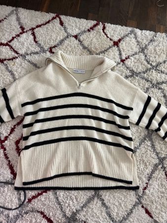 Bershka gestreifter Pullover, Grösse S, ungebraucht