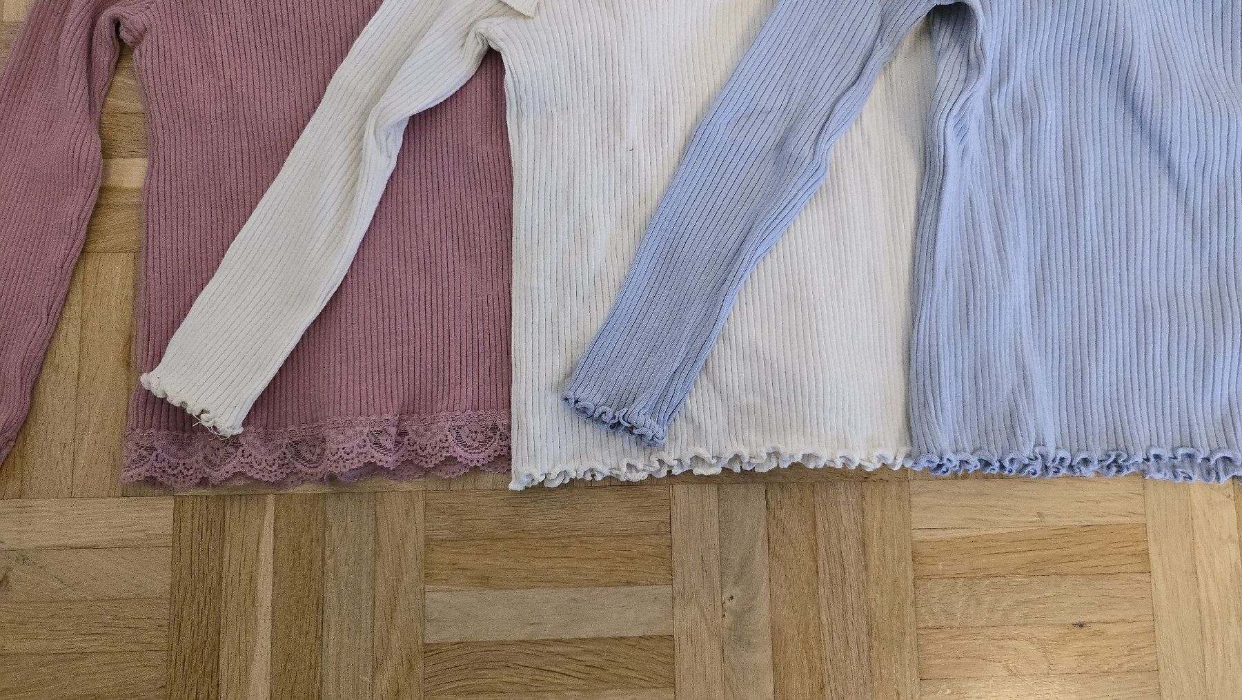 Next Lotti & Set di vestiti: 3 Kinderpullover Next Grösse 104 – Usato da Buchberg venduto da MaddieF 1